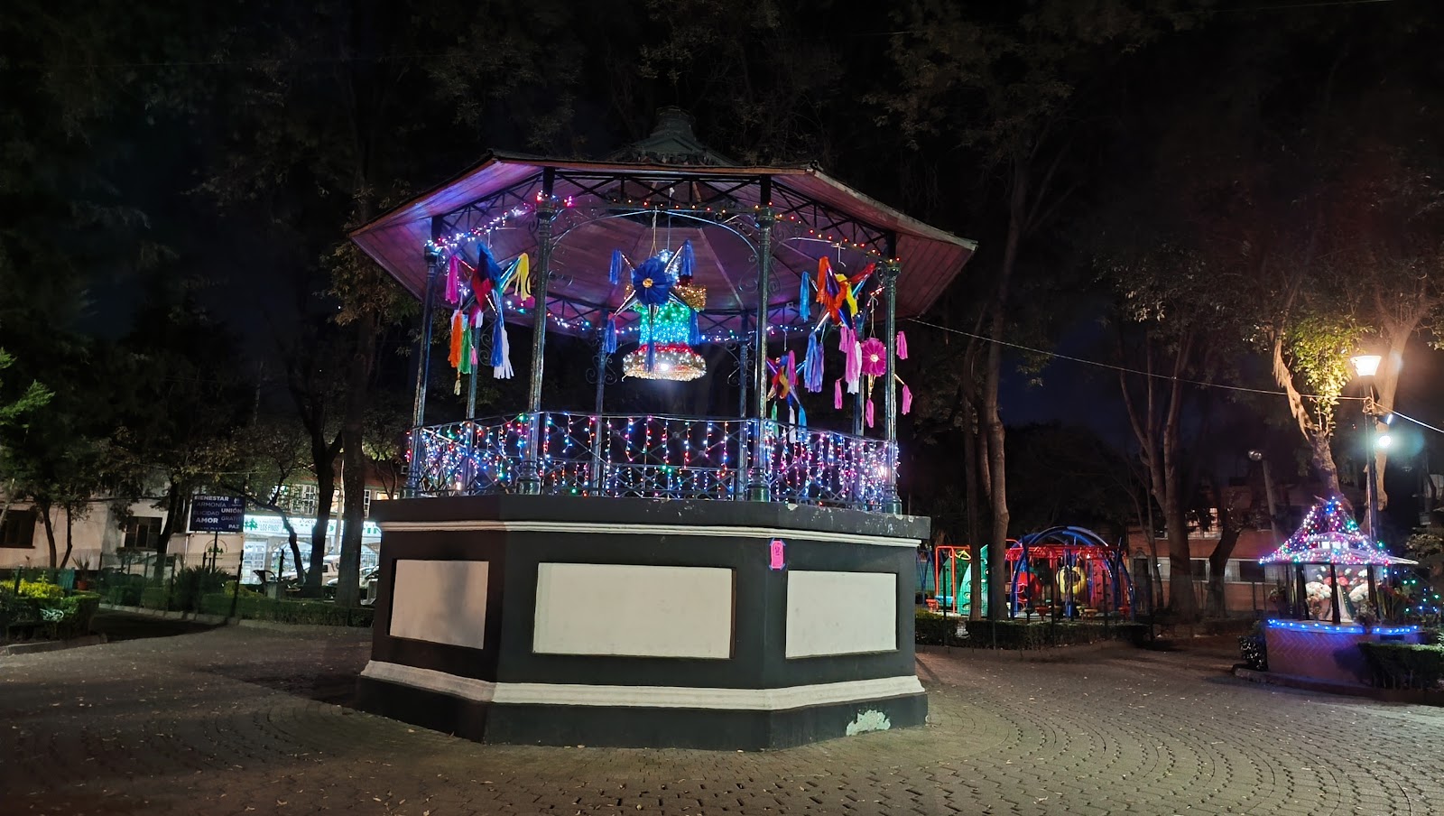 San Pedro de los Pinos y sus dos parques